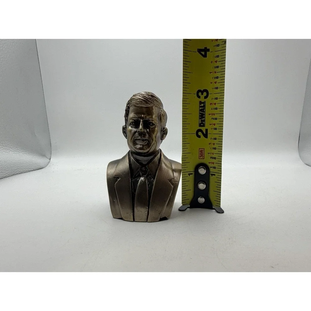 John F. Kennedy JFK Presidential Bust Figurine Bronze Tone Desk Shelf Decor